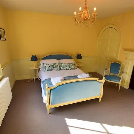 14 St Saviours Place, *