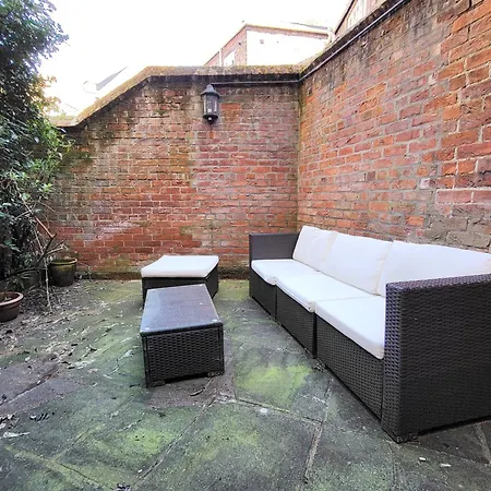 14 St Saviours Place, York