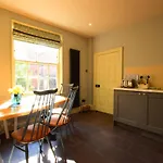 14 St Saviours Place, * Γιορκ