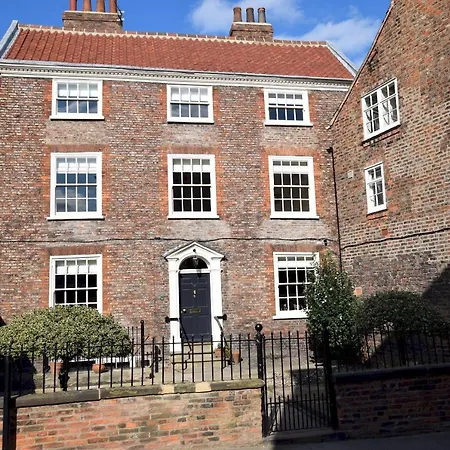 Holiday home 14 St Saviours Place, York