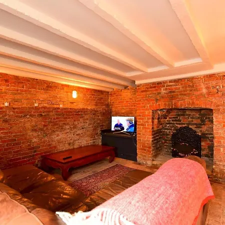 14 St Saviours Place, *