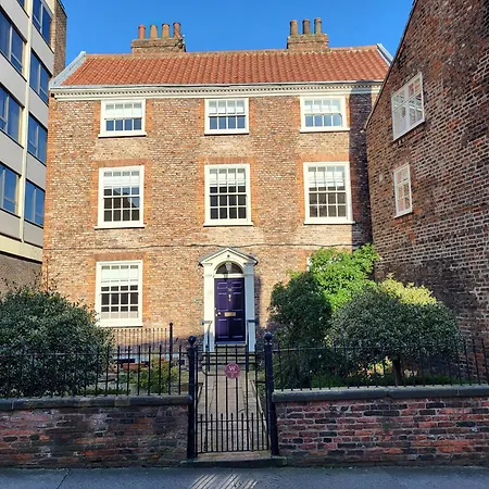 14 St Saviours Place,