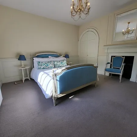 14 St Saviours Place, *