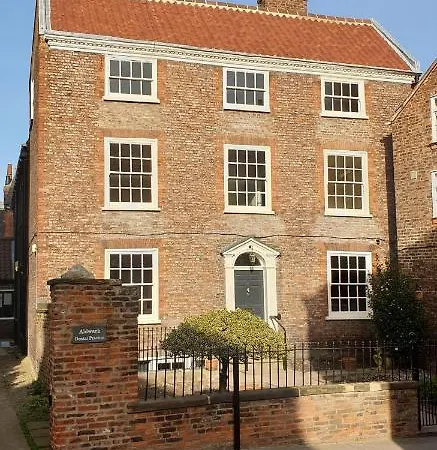 14 St Saviours Place, York