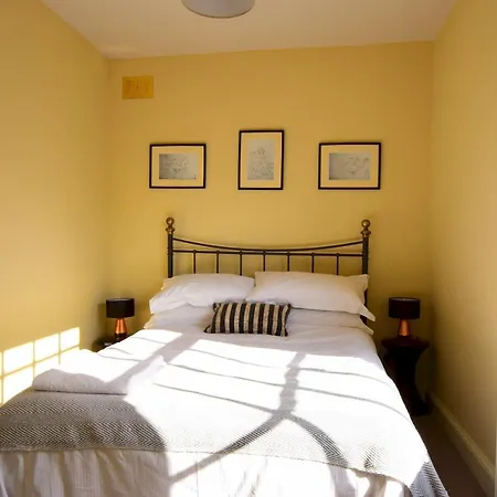 14 St Saviours Place,