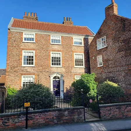 14 St Saviours Place, York