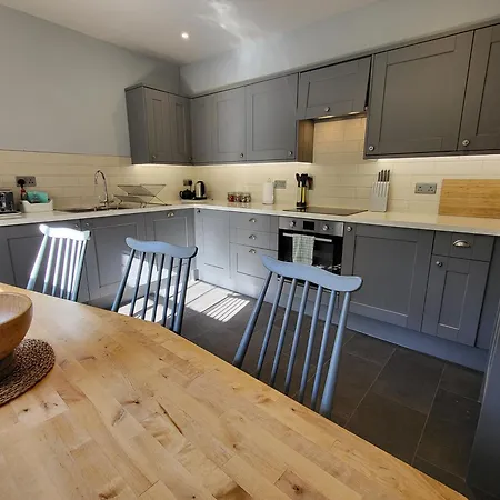 14 St Saviours Place,